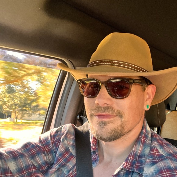 Meet your Posher, Rip - Picture 3 of 7